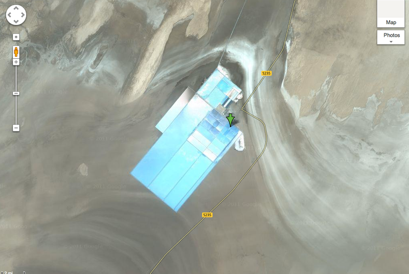 Illustration for article titled Why Is China Building These Gigantic Structures In the Middle of Nowhere?